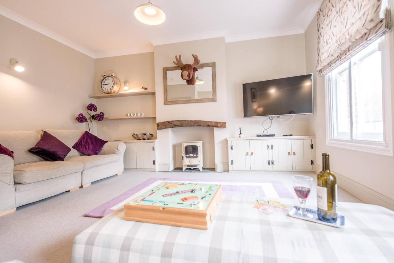 60 High Street, Southwold Apartment Екстериор снимка